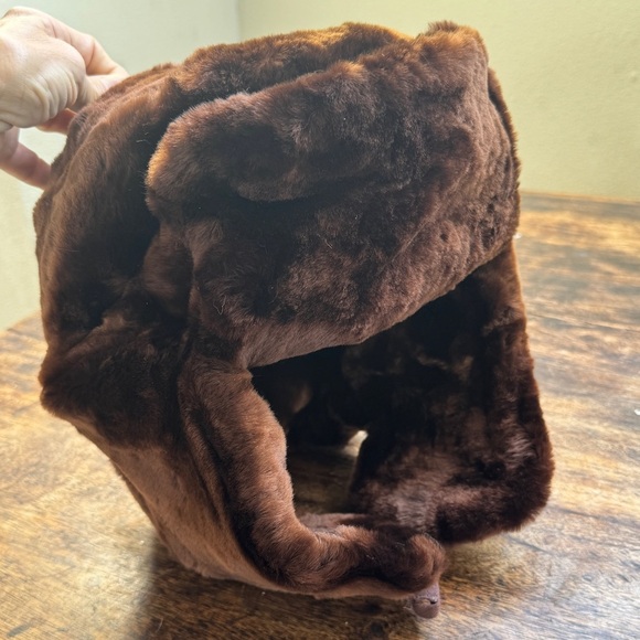 Vintage genuine fur trapper hat in rich chocolate brown gorgeous color and feel - Picture 5 of 16